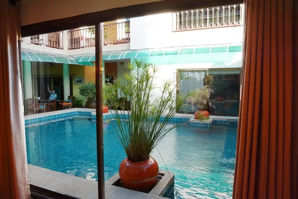 RedDoorz Plus Evergreen Boutique Hotel
