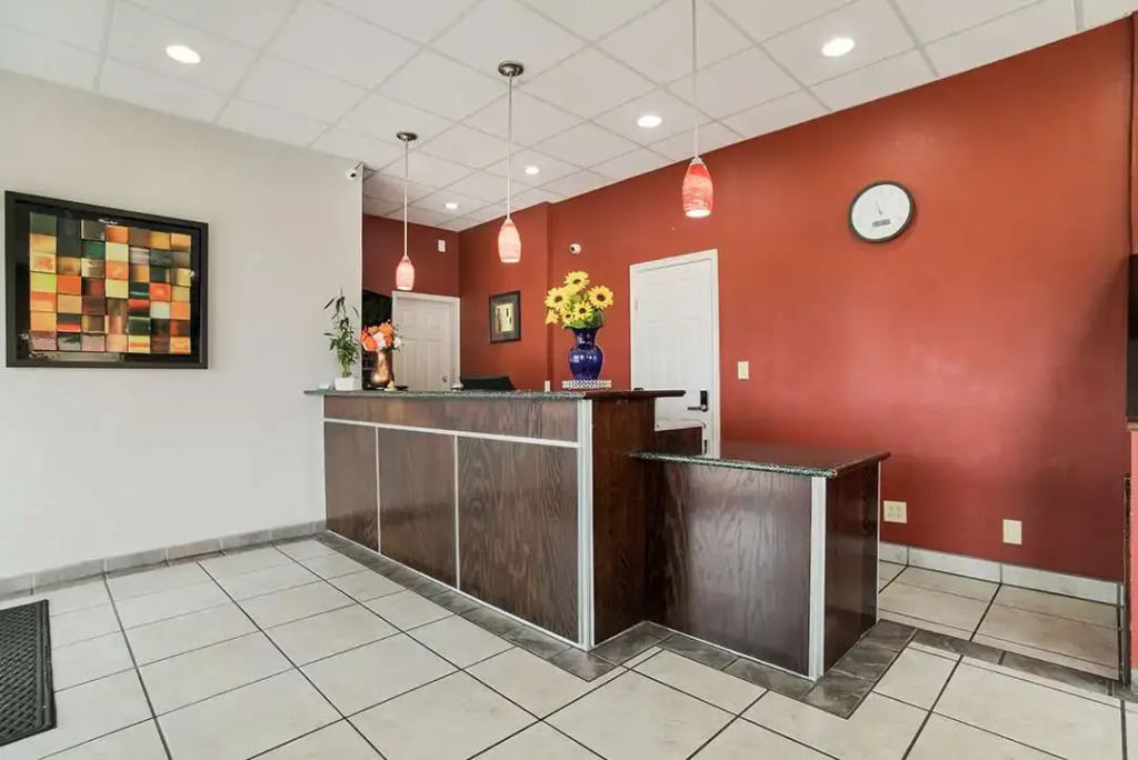 Americas Best Value Inn Tulsa I-44