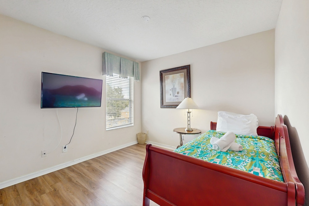 Spacious 6BR Resort Home With Private Pool, Game Room & Near Disney Parks