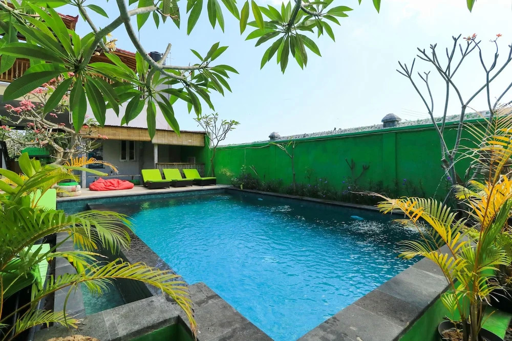 The Green Groves Hostel