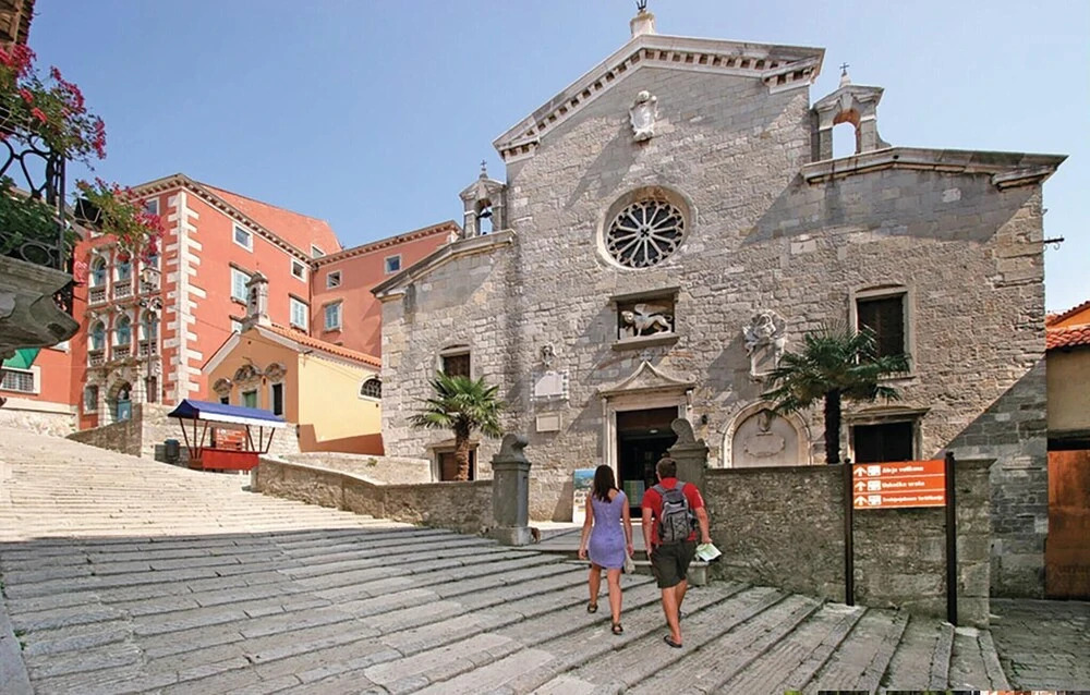 Stunning Home in Labin With Wifi and 4 Bedrooms