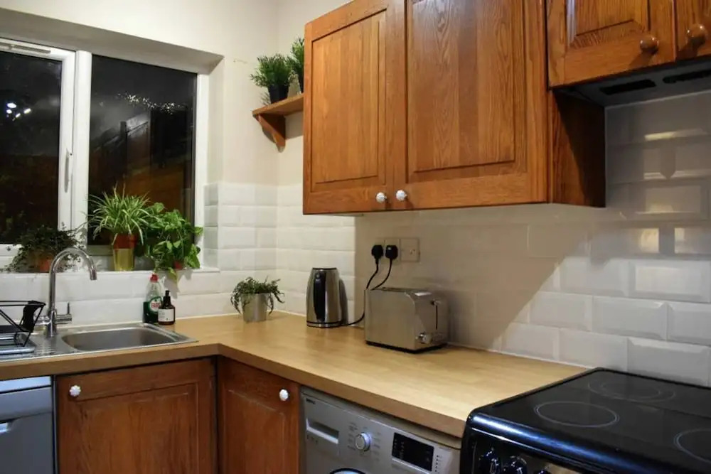 3 Bedroom Flat in Parsons Green With Roof Terrace