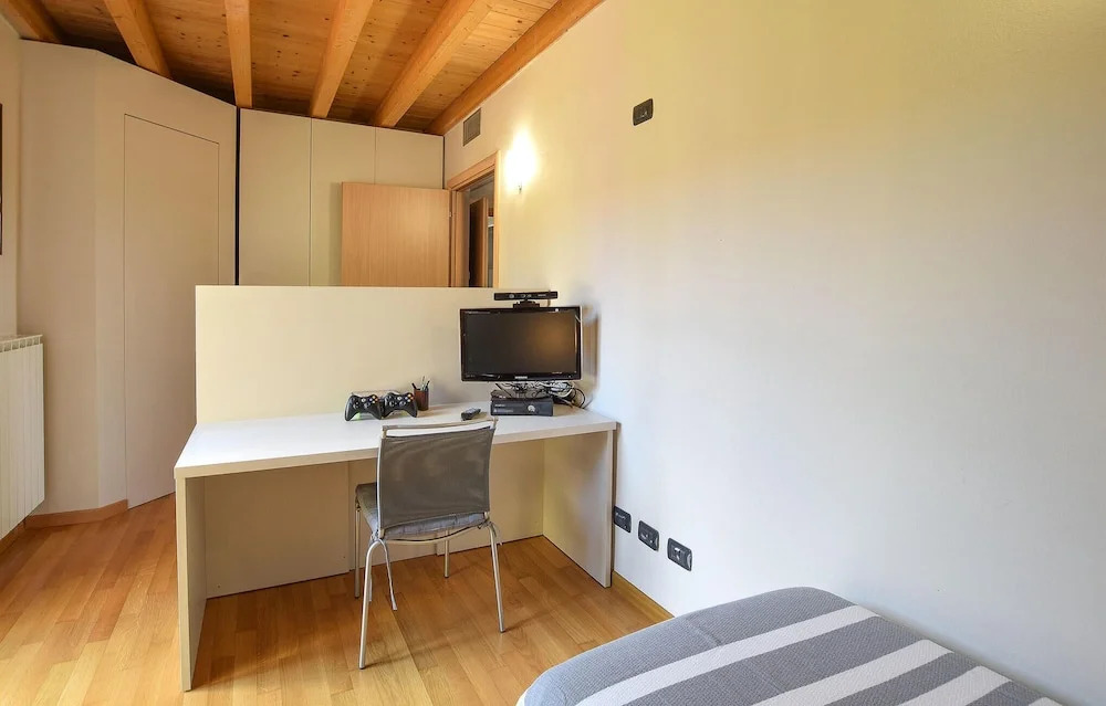 Stunning Apartment in Pozzolengo With Outdoor Swimming Pool, Wifi and 2 Bedrooms
