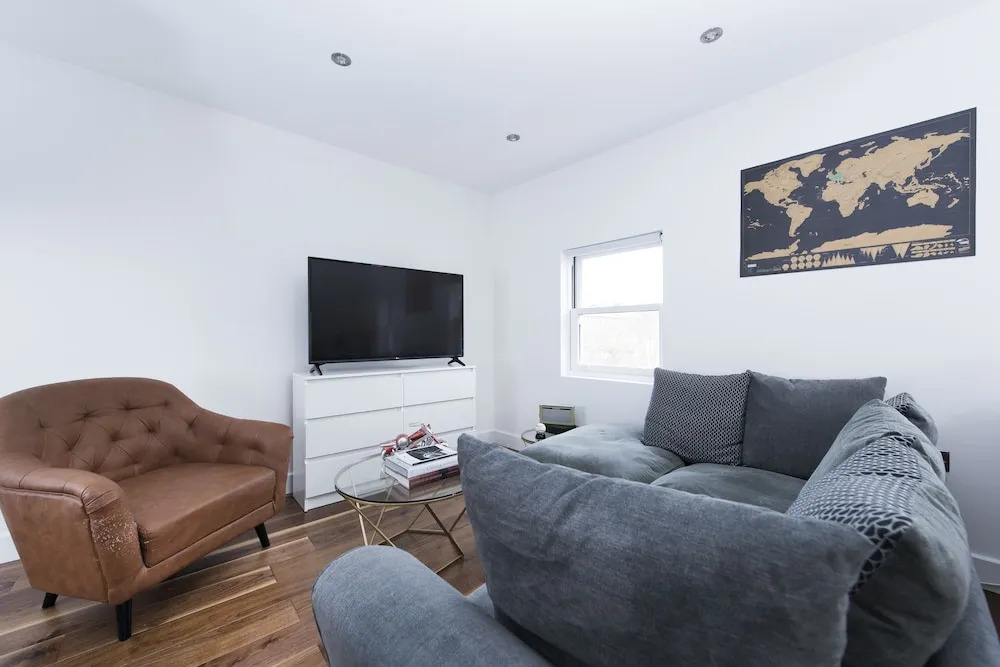 Trendy 2BR Maisonette in Shoreditch