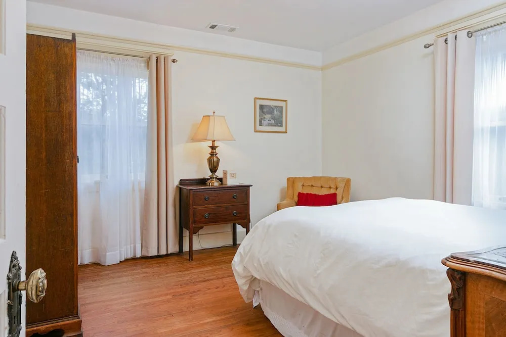 Corona Del Mar - 5 Br Home