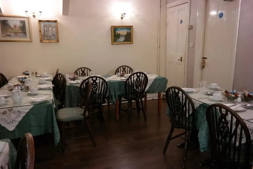 Acorn Guest House B&B