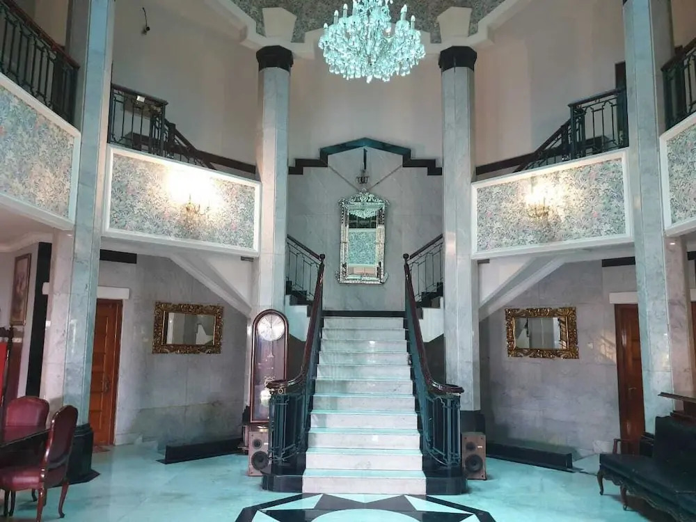 Kyriad Pejaten Suites