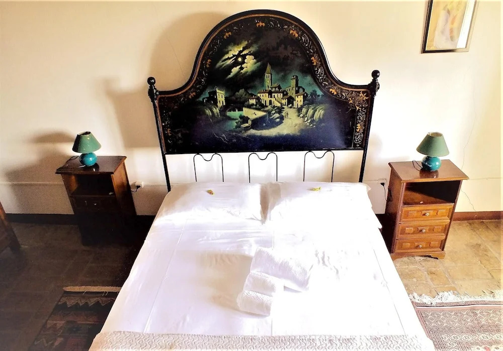 Mansion with 4 Bedrooms in Casenuove, with Wonderful Mountain View, Enclosed Garden And Wifi - 19 Km From the Beach