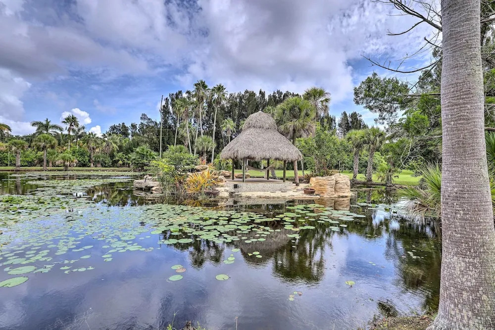 Merritt Island Oasis: 5 Mi to Satellite Beach!