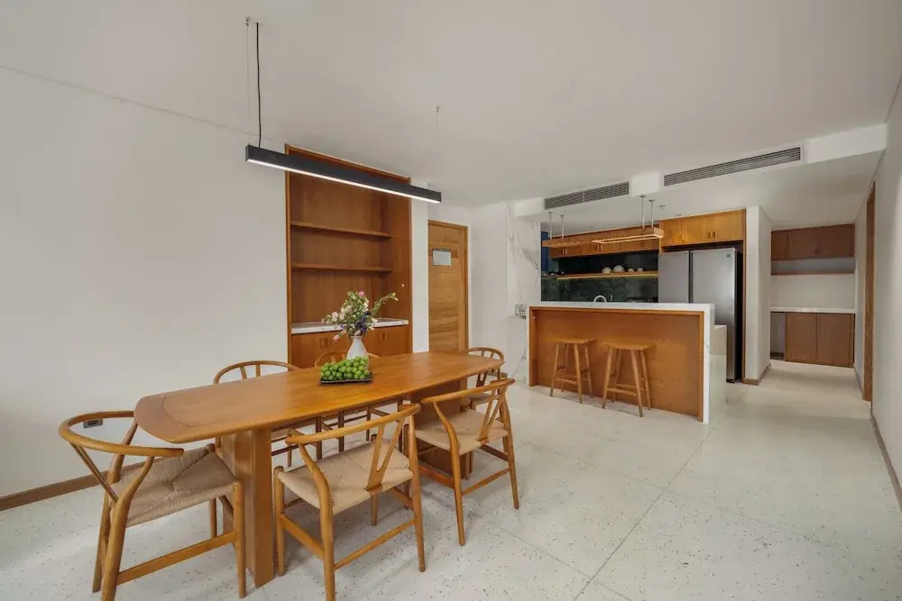 Vernal hotel & Apartment office