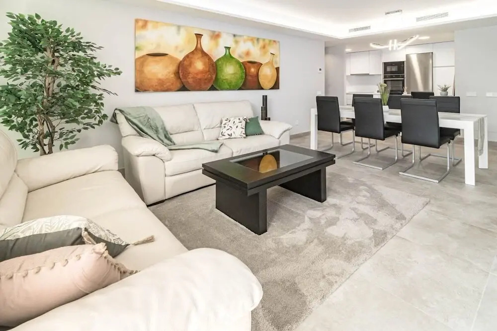 Inf4.2p - Modern City Apartment Near the Beach