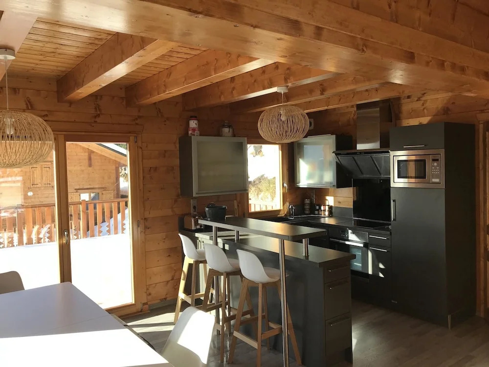 Chalet With 3 Bedrooms in Les Angles, With Wonderful Lake View and Fur