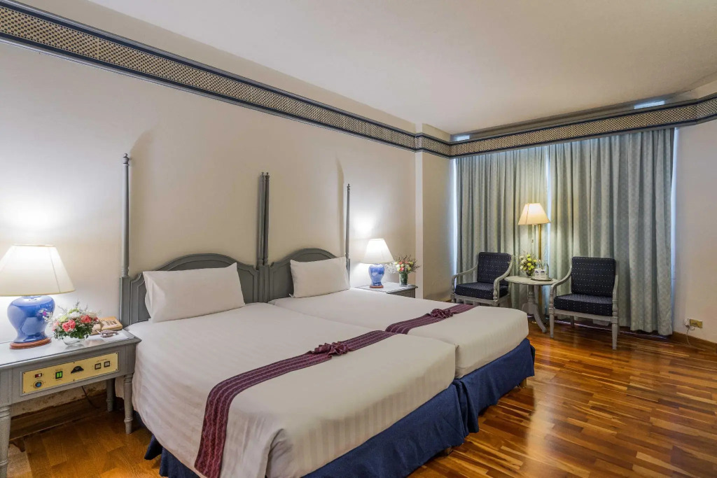 Diamond Plaza Hotel