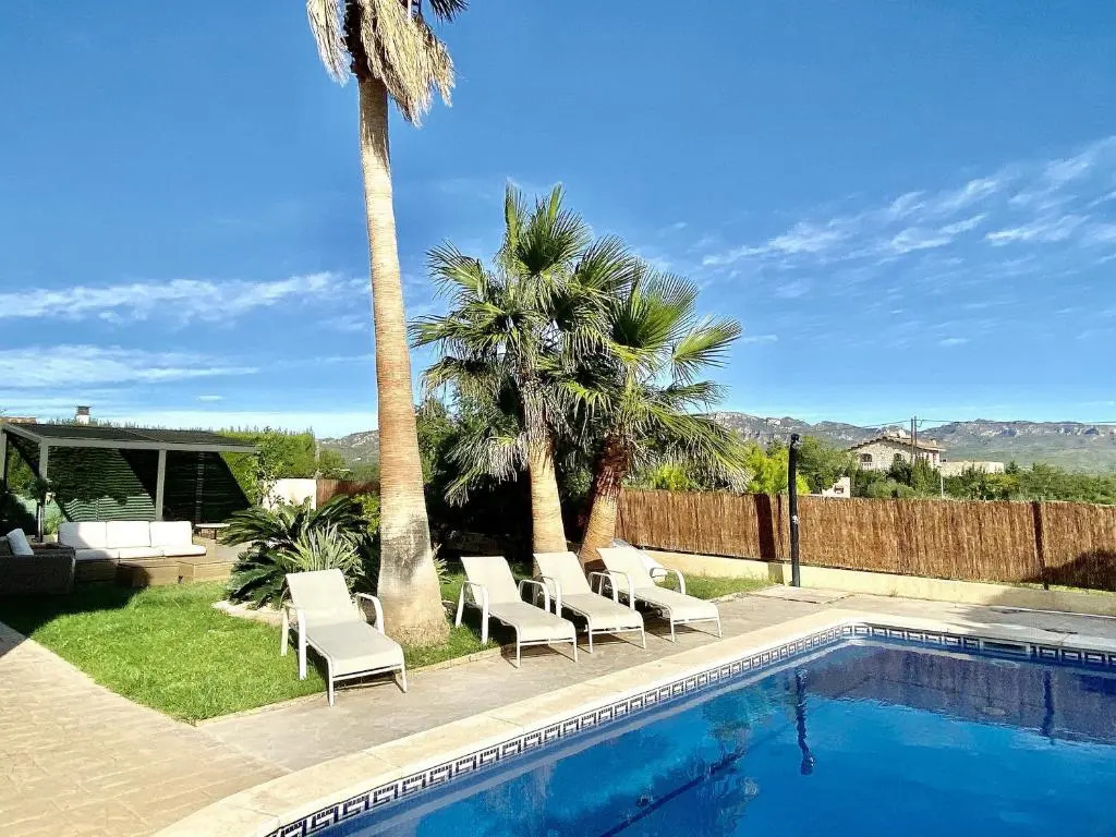 Villa Martina 4 bedroom villa with air conditioning & private swimming pool ideal for families