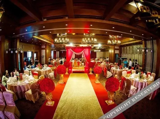 Red Flag Valley Golf Hotel