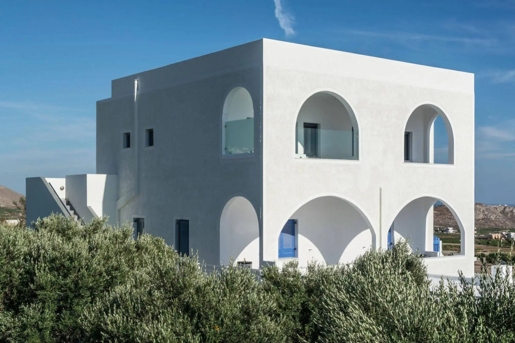 Aspronisi Luxury Villa with Caldera View