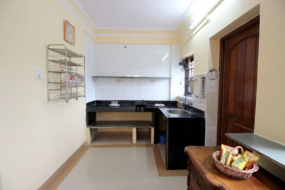 OYO 10383 Home 2BHK Dona Paula Beach