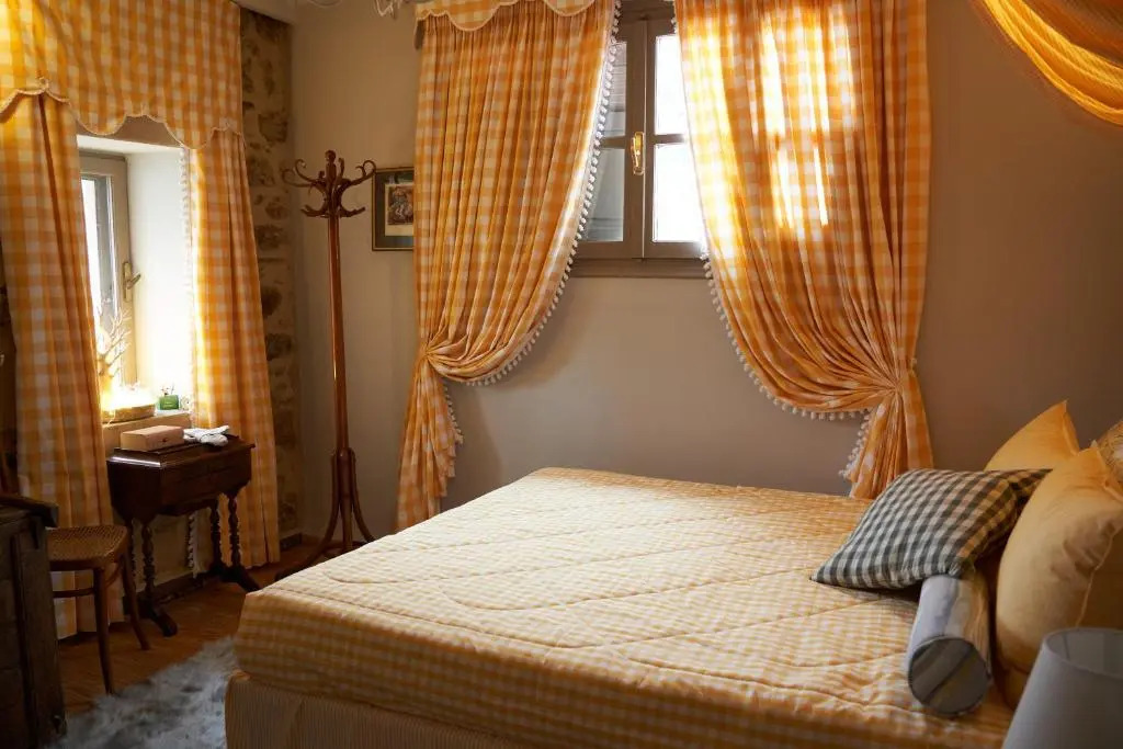 Dandy Villas Dimitsana - a family ideal charming home in a quaint historic neighborhood - 2 fireplaces for romantic nights