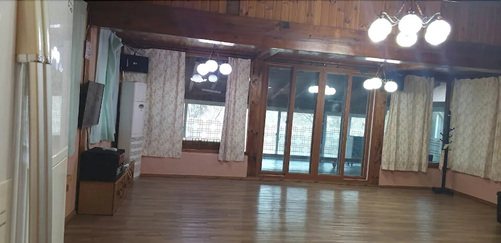 Yoomyung Garden Pension