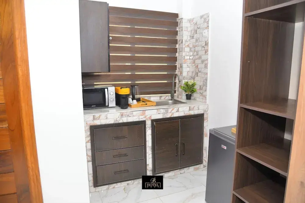 Bi Hotel SARL