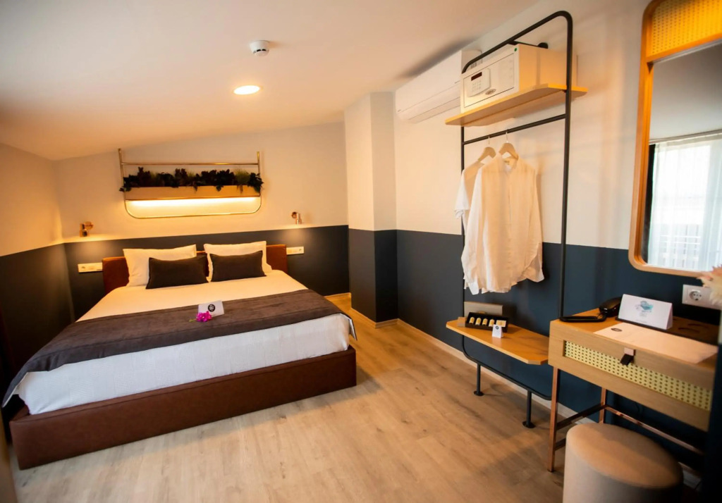 Urla 1867 Hotel