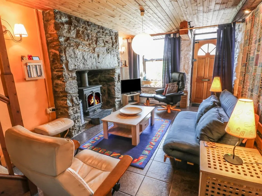 2 Waterloo Cottage