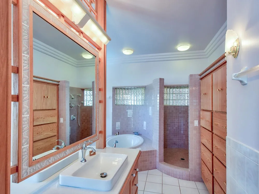 4br Oceanfront W/ Private Pool & 3 Balconies 4 Bedroom Home