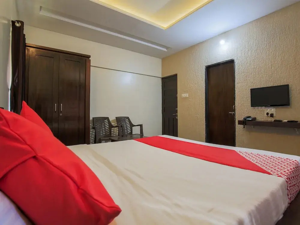 OYO 9518 Hotel Aqua Mira