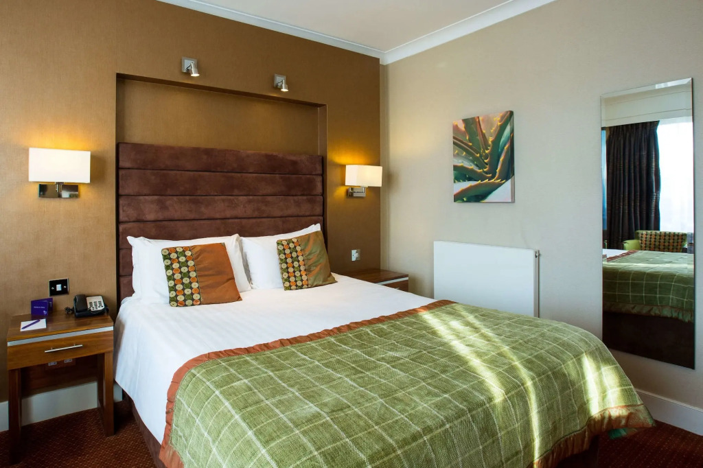 Hampshire Court Hotel & Spa