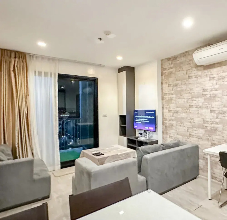 The BASE CENTRAL Condo