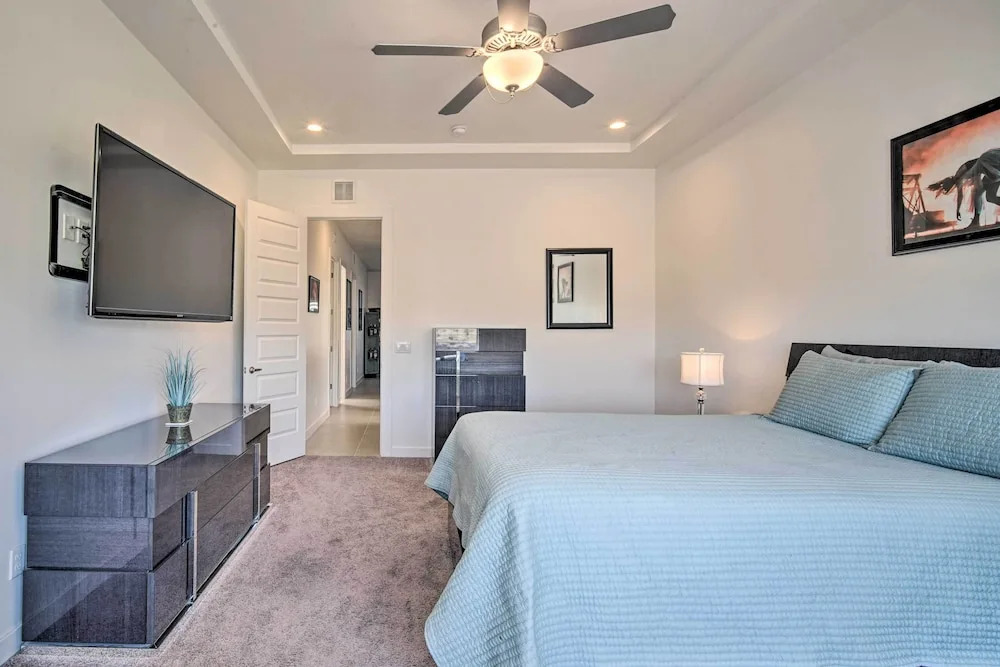 Upper Valley El Paso Home w/ Hiking Access On-site