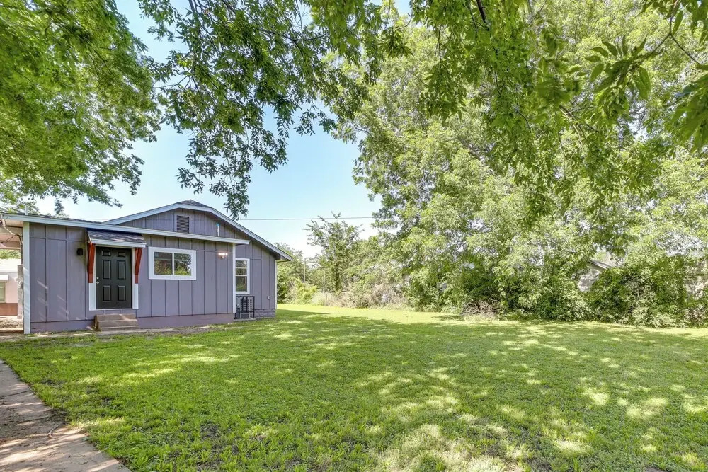 Remodeled Tulsa House w/ Yard ~ 4 Mi to Downtown!
