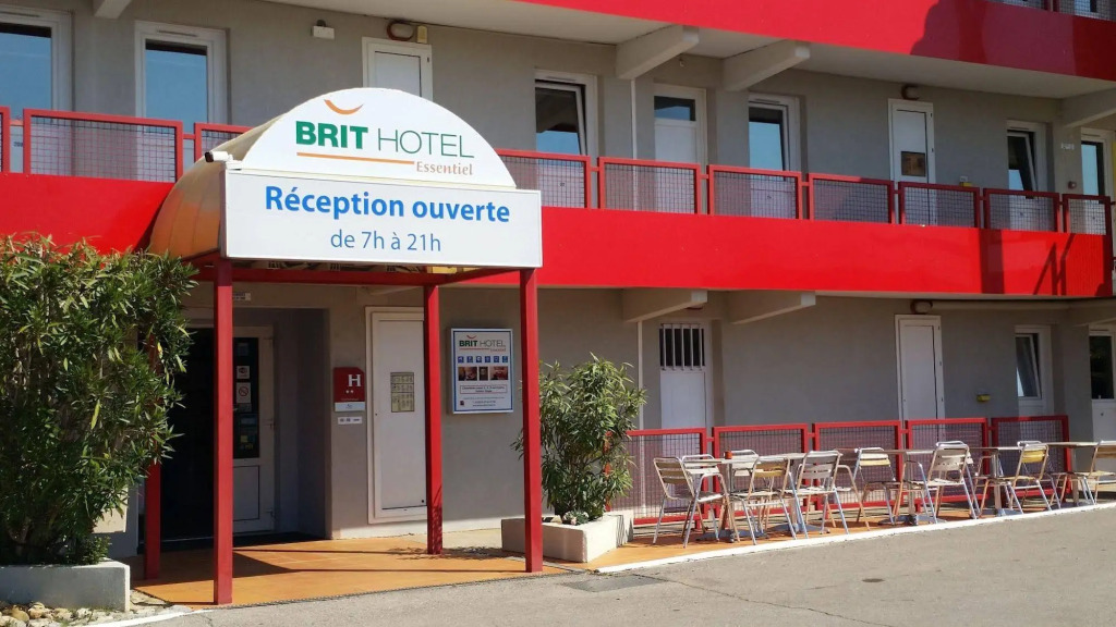 Brit Hotel Essentiel Sète / Balaruc