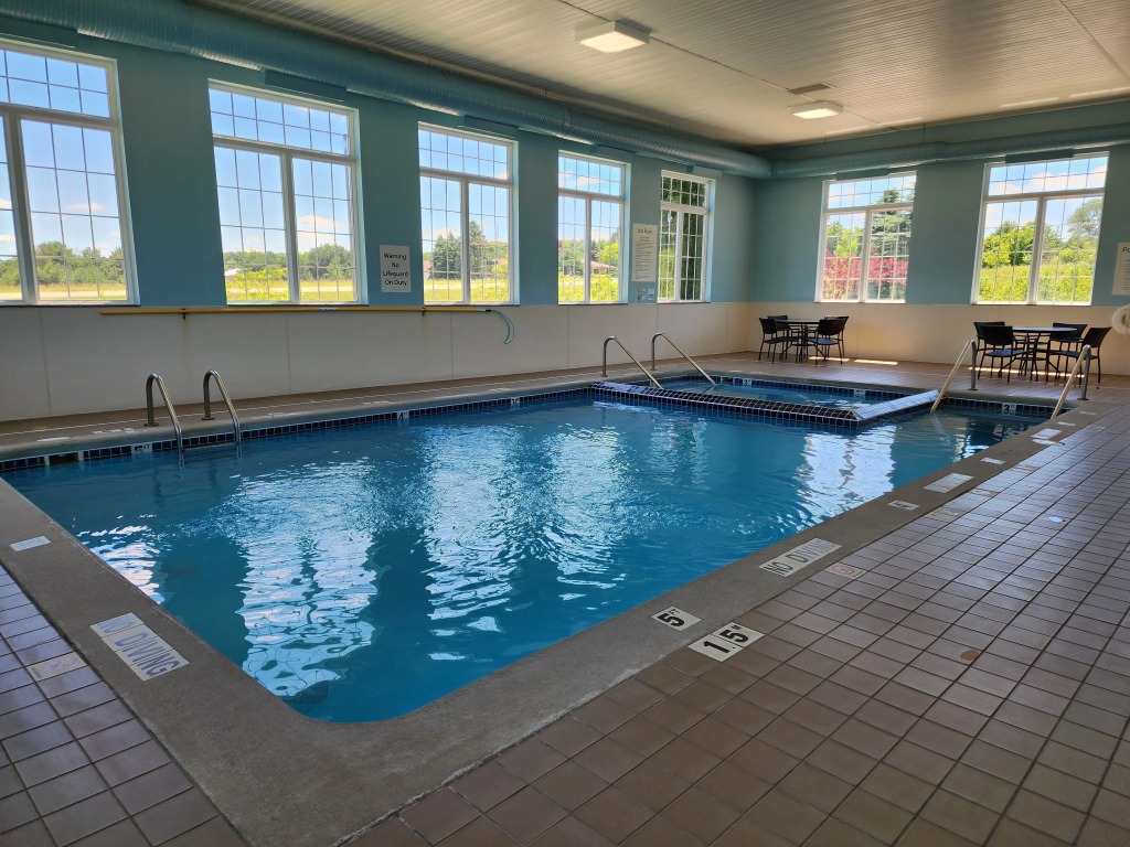 Holiday Inn Express Hotel & Suites Cadillac by IHG