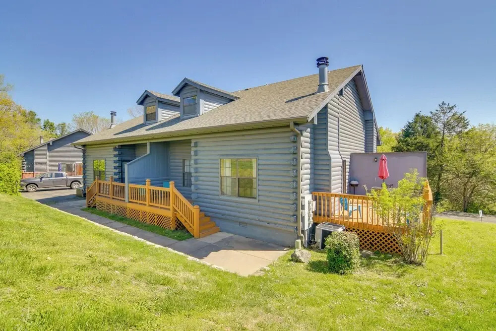3 Mi to Branson Strip! Townhome w/ Deck & Porch