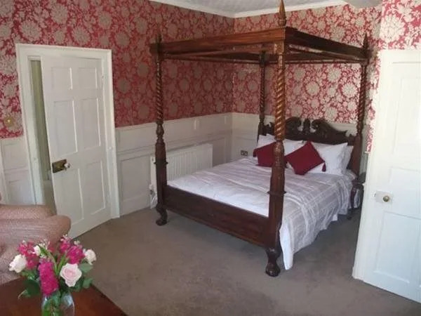 Highcroft House