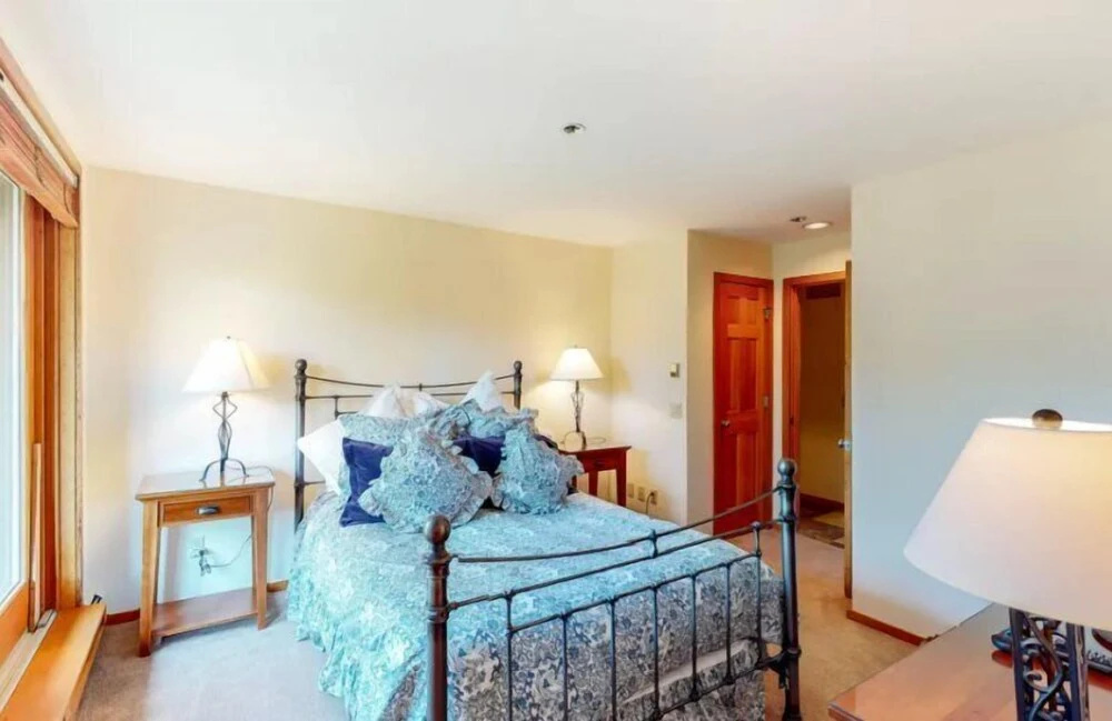 Premier Ski In, Ski-Out 3 Bedroom Condo With Spectacular Views, Heated Outdoor Pool And Hot Tub, Short Walk To Village