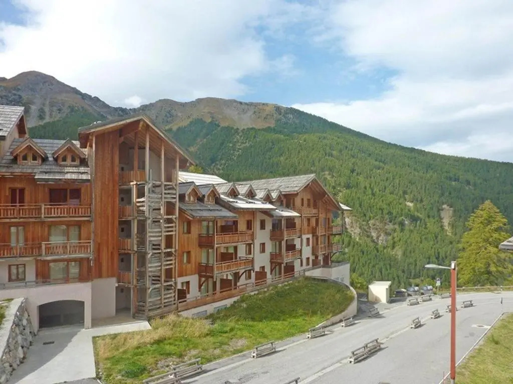 Duplex standing 2 ch + coin montagne, au pied des pistes, 9 pers, animaux admis - FR-1-322-239