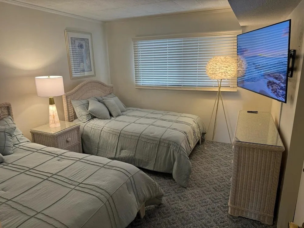 Ocean Hideaway 610 2 Bedroom Condo by RedAwning