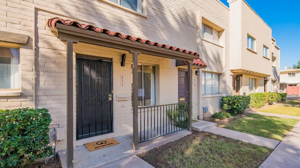 4BR Scottsdale Townhome by Wanderjaunt