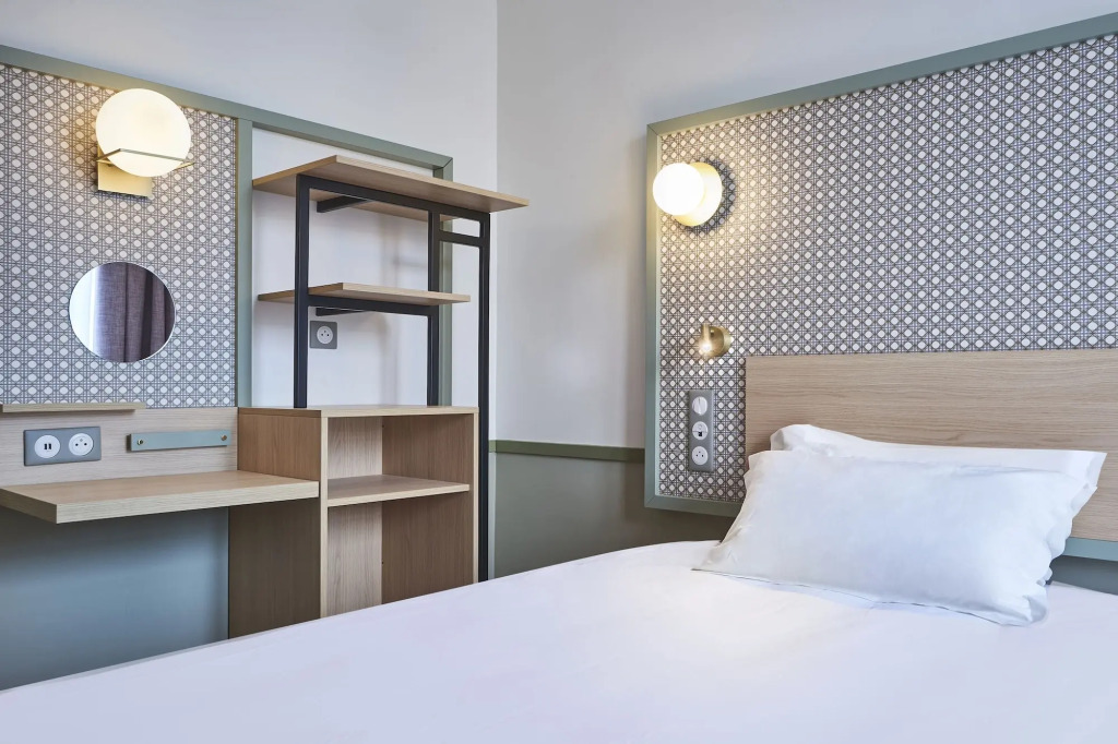 Hotel Cervantes by Happyculture