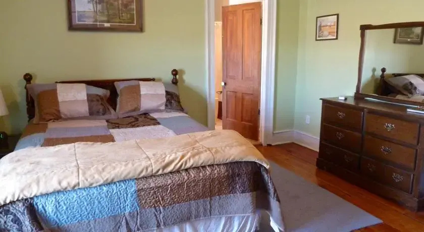 Tallgrass Lodge Bed and Breakfast