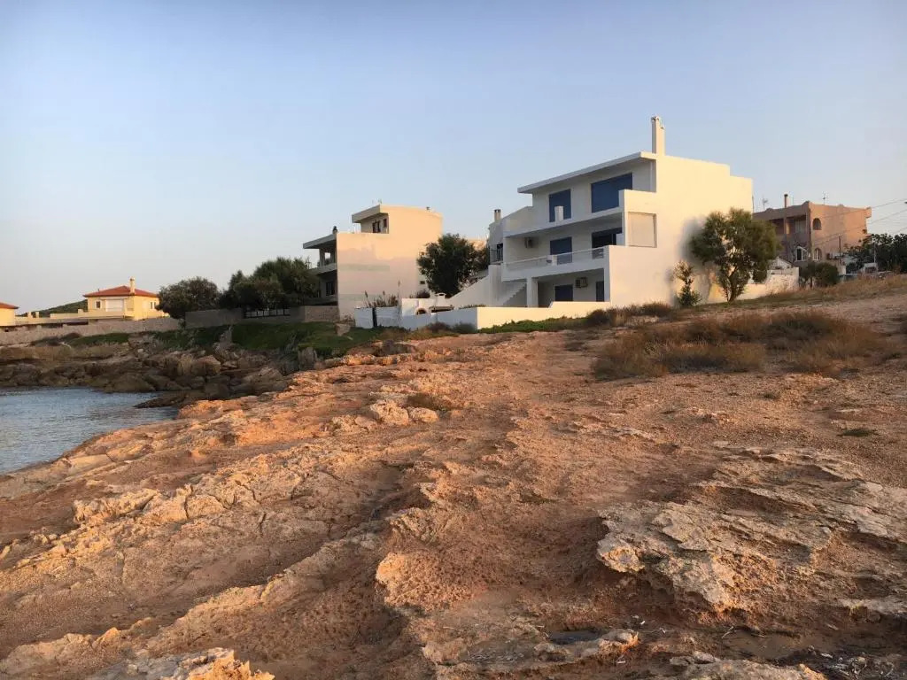 NV seafront Villa with private pool & NV seafront luxury suites no pool acces - Aegina