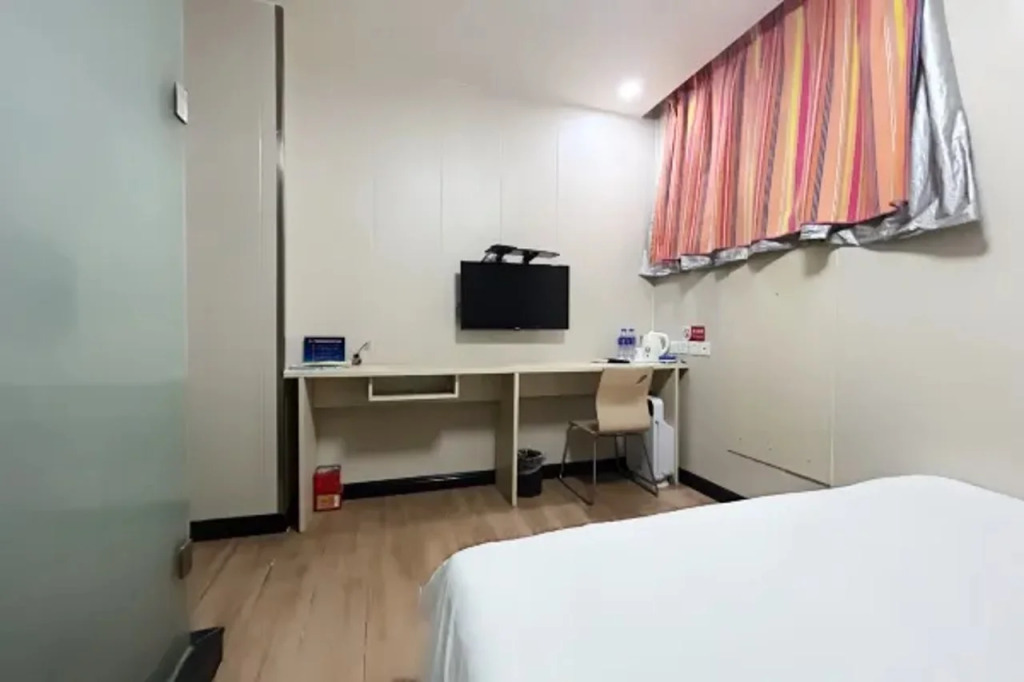 Super 8 Preferred Hotel (Beijing Qinghe Xiaoyingqiao Subway Station)