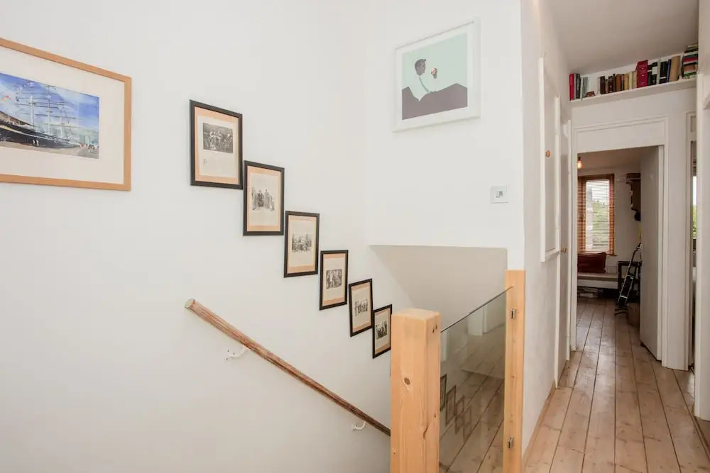 Spacious 2 Bedroom Flat With Communal Garden
