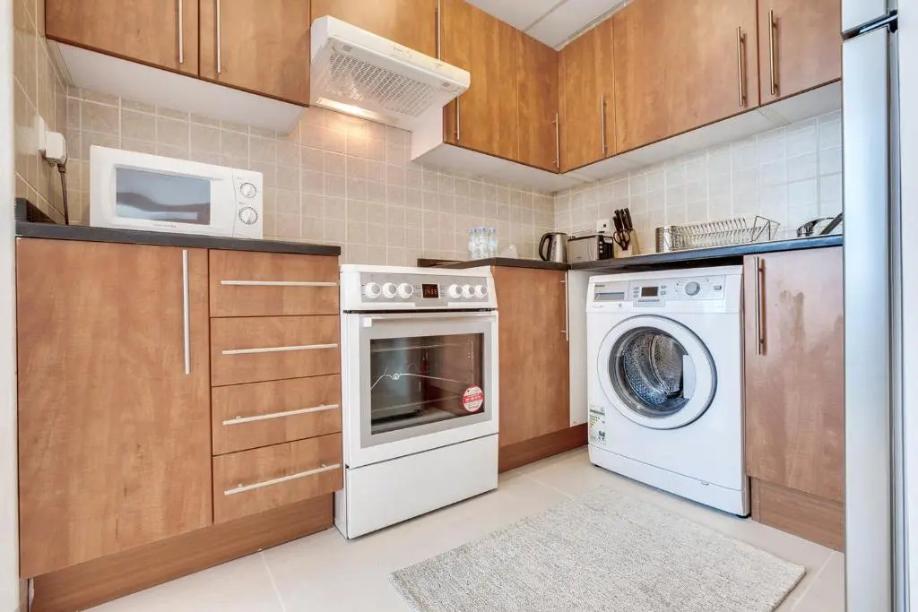Stylish 2BD with great view in Marina View Tower
