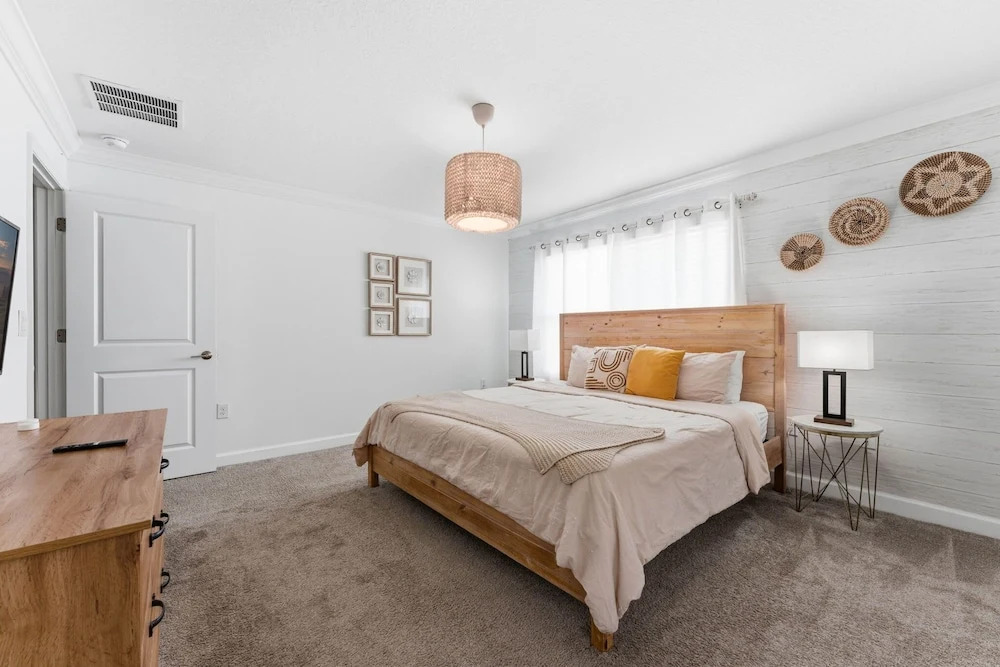 Chic 4BR Disney Retreat With Pool, Mickey Rooms