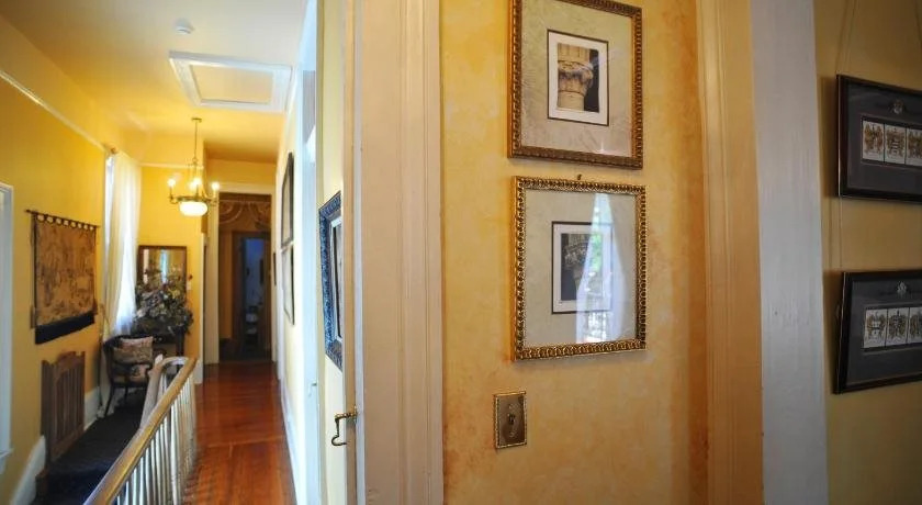 HH Whitney House - A Bed & Breakfast on the Historic Esplanade