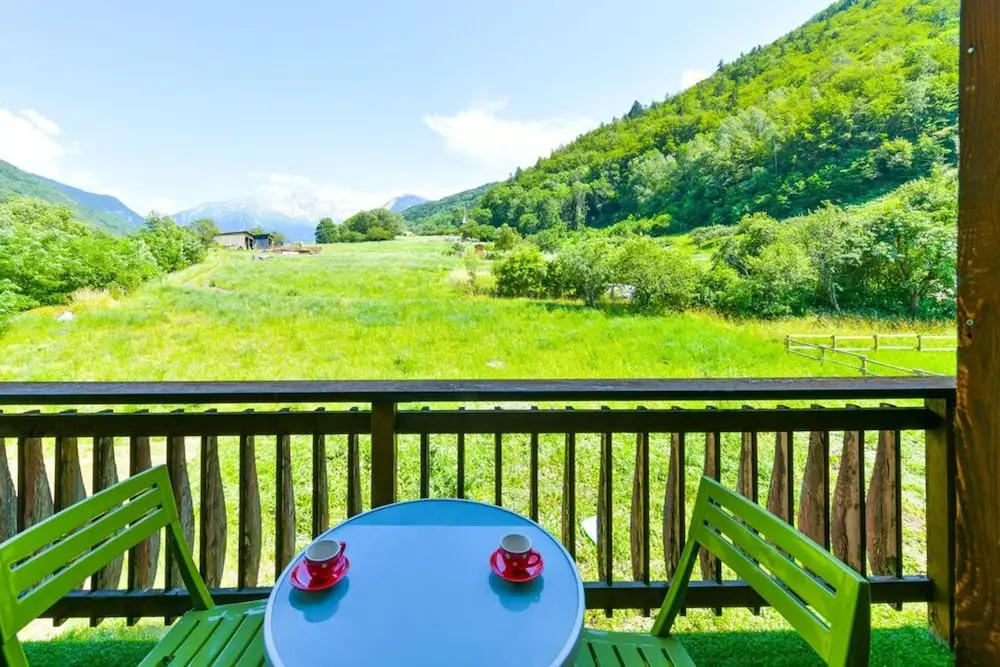 Apartment With one Bedroom in La Perrière, With Wonderful Mountain View, Furnished Garden and Wifi - 5 km From the Slopes