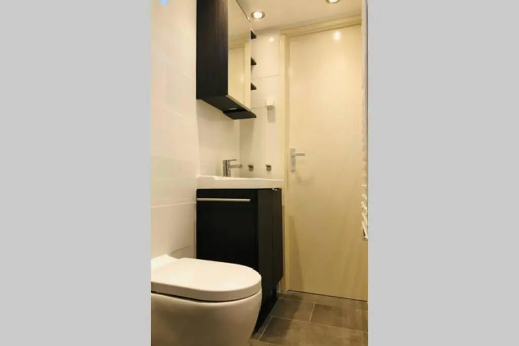 Tiny house in tuin van de statige villa Mariahof